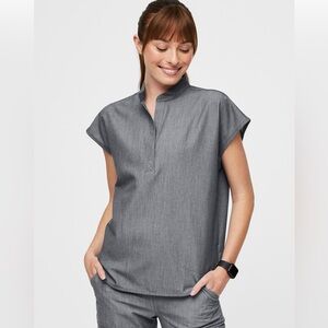 Figs Women’s Graphite Rafaela scrub top, size Small